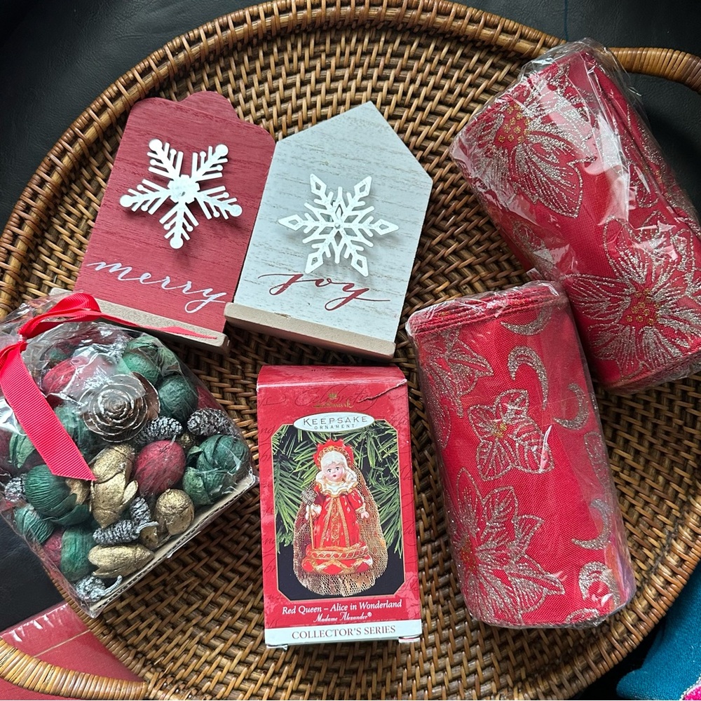 Christmas Holiday Ornament Ribbon Decor 6 Piece Lot New with Tags